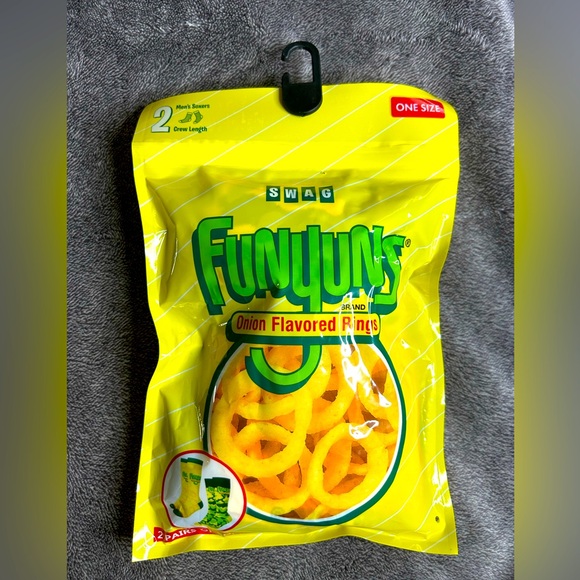 Fun Novelty Funyuns or Cheetos Flaming hot Men’s One Size 2 Pair of Socks, New - Picture 8 of 11